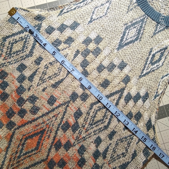 Leith Sleeveless Geometric Knit Tank - Picture 5 of 8